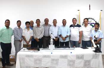 Autoridades y profesores participantes de la capacitación.