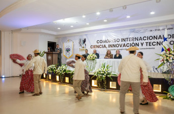 La Agrupación Folklórica del Centro Regional de Veraguas llenó de color y alegría el acto de clausura del COICIT 2025, con presentaciones de bailes típicos que resaltó la riqueza cultural y las tradiciones panameñas. La Agrupación Folklórica del Centro Regional de Veraguas llenó de color y alegría el acto de clausura del COICIT 2025, con presentaciones de bailes típicos que resaltó la riqueza cultural y las tradiciones panameñas.