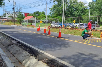 Colocan señalizaciones viales en la UTP Chiriquí para mejorar la seguridad peatonal 