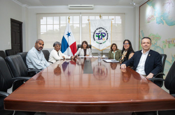 Acuerdo en temas logísticos portuario entre la UTP y UNAH