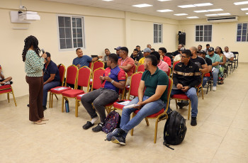 Conversatorio con los estudiantes de la Facultad de Ingeniería Mecánica