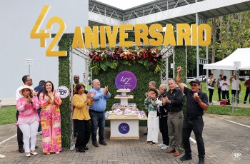 Canto del feliz cumpleaños de la Universidad Tecnológica de Panamá en sus 42 aniversario.