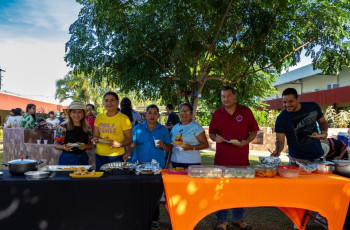 Desayuno típico realizado en el jardín interior del Centro.