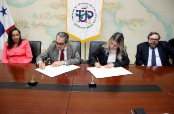 Con la firma del convenio Marco de Cooperación, la Fundación Causa Nuestra otorgó cinco becas a la UTP.