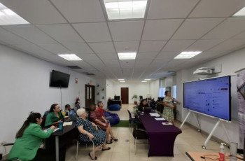 Sesión colaborativa de participantes de la DGTC en una interacción con una de las metodologías aprendidas