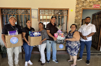 Entrega de donaciones a Hogar de ancianos Pasos Felices en conmemoración de la UTP Entrega de donaciones a Hogar de ancianos Pasos Felices en conmemoración de la UTP