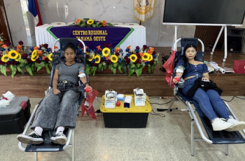 Estudiantes participan en la donación de sangre 