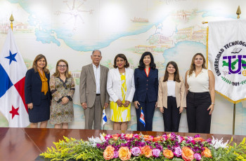 Vista de cortesía de la embajadora de Costa Rica en Panamá, S. E.  Bernandina Vargas García a la UTP