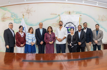 Para conversar temas ecológicos, la Rectora Laguna y S.E. Ezra Cohen sostuvieron una reunión en la rectoría
