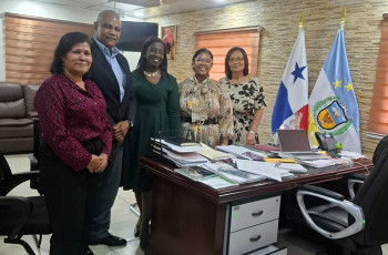 Representantes de la UTP y el MEDUCA.