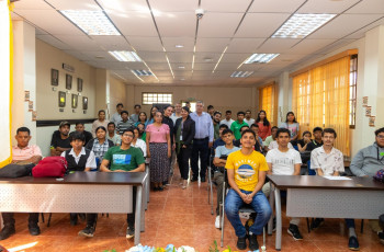 La entrega se realizó en el Salón Galo Anel Chang del Centro Regional. La entrega se realizó en el Salón Galo Anel Chang del Centro Regional.