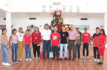 Entrega de bonos navideños 
