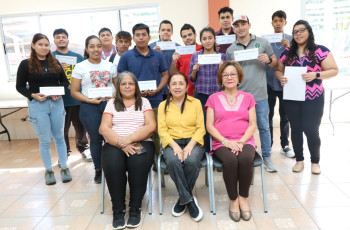 Estudiantes de la UTP Chiriquí reciben apoyo para la adquisición de lentes