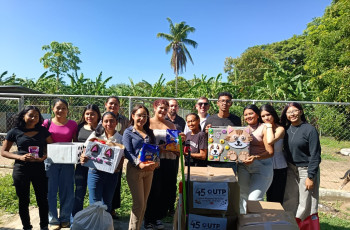 Entrega de donaciones 
