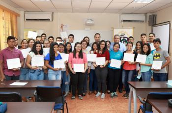 Estudiantes de Colegios de la Provincia de Veraguas reciben menciones honoríficas.