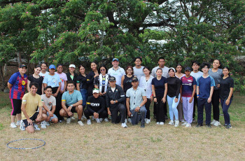 Estudiantes organizadores de la jornada junto a asesor, Dr. Francisco Arango. Estudiantes organizadores de la jornada junto a asesor, Dr. Francisco Arango.