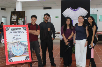 Exhibición de polleras Exhibición de polleras