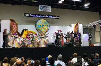 Conjunto Folklórico Sentimiento Costeño, en la Feria de Artesanías en Atlapa.