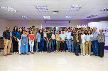 Este importante evento académico reunió a destacados profesionales y especialistas para compartir sus experiencias con la comunidad universitaria, fortaleciendo así la formación técnica e integral de los futuros ingenieros de la región.