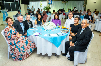 Mesa principal de la cena.