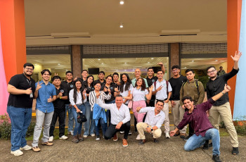 FIE recibe visita académica
