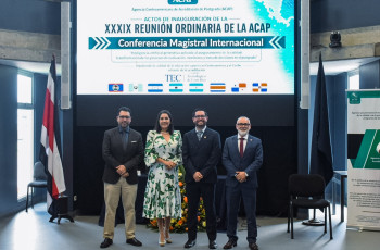 Dra. Luiyiana Pérez con los miembros del CTE, San José Costa Rica
