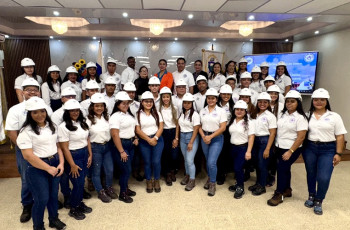 Estudiantes de la Facultade de Ingeniería Civil del centro Regional de Panamá Oeste Estudiantes de la Facultade de Ingeniería Civil del centro Regional de Panamá Oeste