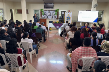Estudiantes de la FII participan de la Conferencia Evolución del canal de Panamá. 