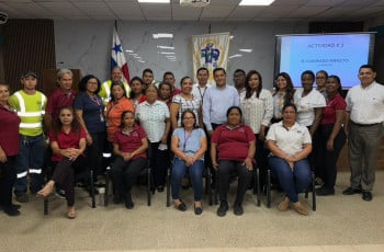 Administrativos participan del seminario de Organización del trabajo 