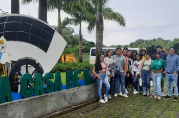 Estudiantes realizan gira Académica a Casa Wanda. 