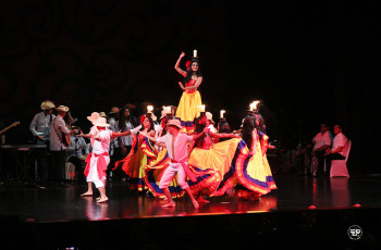 Danzas durante la gala.