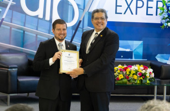 El Arq. Echeverría y el Dr. López.