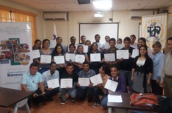 Estudiantes de UTP Veraguas participan en Programa de Emprendedores.