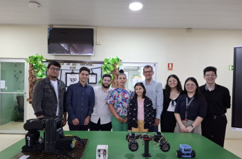Grupo de Investigación de la FIE que participo en la Jornada de Mecatrónica.  