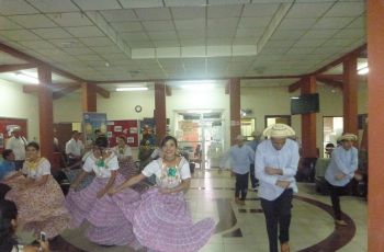Grupo Folclórico del Centro Regional de Veraguas.