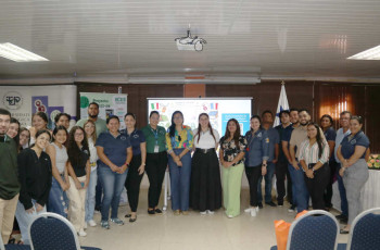 Realizan en el Centro Regional de Azuero el seminario “Hacia un Campus Sostenible: Modelo de Residuos y Huellas Ecológicas”, con la participación de la Dra. Dafni Mora, Profesora e Investigadora de la Facultad de Ingeniería Mecánica, como expositora.