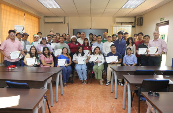 Las agrupaciones Alianza Estudiantil Sección Veraguas y DOBRO STG UTP del Centro Regional de Veraguas realizaron un convivio navideño de fin de año, el viernes 13 de diciembre.