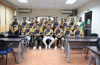 Alianza Estudiantil Sección Veraguas realizó la ceremonia de entrega oficial de los uniformes 2024 del equipo Alianza Estudiantil F.C., el lunes 19 de agosto. Créditos: José Leonel González.