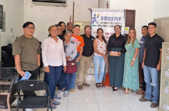 El Centro Regional de Veraguas dictó la capacitación a la AMPYME Sede de Veraguas, con el tema “Marketing Digital” a emprendedores de la provincia, el 7 de mayo.