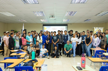 En conmemoración del Día del Psicólogo, el Departamento de Orientación Psicológica del Centro Regional de Veraguas, a cargo de la Lcda. María Pineda, llevó a cabo la conferencia "Salud mental y bienestar emocional" el lunes 22 de junio.