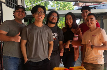 La agrupación estudiantil DOBRO STG UTP del Centro Regional de Veraguas entregó 92 litros de aceite vegetal usado a la organización ambiental AMBISA, el 14 de agosto.