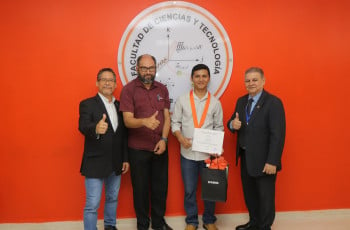 Erix Castillo, estudiante de cuarto año de la Licenciatura en Ingeniería Civil del Centro Regional de Veraguas fue condecorado en el acto de premiación de la II Olimpiada de Matemática, organizada por la Facultad de Ciencias y Tecnología, el martes 29 de octubre.