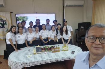 Estudiantes de quinto año de la Licenciatura en Ingeniería Industrial del Centro Regional de Veraguas presentaron sus proyectos finales de la asignatura Procesos de Fabricación, el 26 de julio.