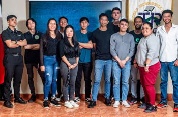 Estudiantes de la Facultad de Ingeniería de Sistemas Computacionales del Centro Regional de Veraguas, participaron en la Hackathon Copa Airlines 2024 – Reto Linux, del 3 al 6 de octubre.