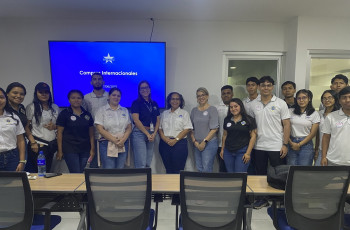 Estudiantes de la Facultad de Ingeniería Industrial del Centro Regional de Veraguas realizaron una gira académica a las instalaciones de la Compañía Azucarera La Estrella, S.A. (Grupo Calesa), el 27 de junio.