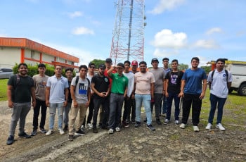 Estudiantes de III Año de la Licenciatura en Desarrollo de Software del Centro Regional de Veraguas realizaron una gira académica a la central de Cable & Wireless, el martes 3 de septiembre.