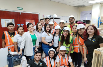 Estudiantes de III Año de la Licenciatura en Logística y Transporte Multimodal del Centro Regional de Veraguas realizaron una gira académica al Laboratorio de Logística del Campus Central, el 28 de junio.