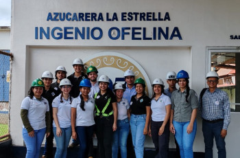 Estudiantes de quinto año de la Licenciatura en Ingeniería Industrial del Centro Regional de Veraguas realizaron una gira académica a las instalaciones de Grupo Calesa, el 26 de junio.