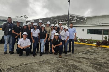 Estudiantes de IV Año de la Licenciatura en Ingeniería Industrial del Centro Regional de Veraguas realizaron una gira académica al Centro Post Cosecha Volcán de los Mercados Nacionales de la Cadena de Frio, S.A., el 14 de junio.