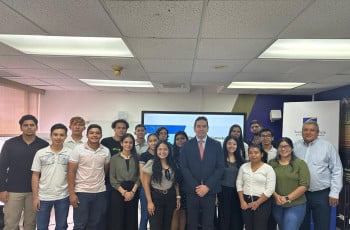 Estudiantes de III Año de Licenciatura en Ingeniería Industrial del Centro Regional de Veraguas realizaron una gira académica a la Superintendencia de Bancos, el 13 de noviembre.